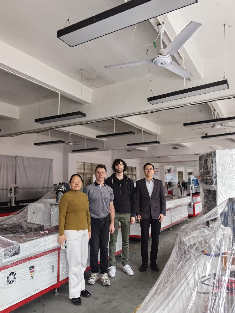 Welcome Spanish Customers to Our CNC Drilling Machine Factory!