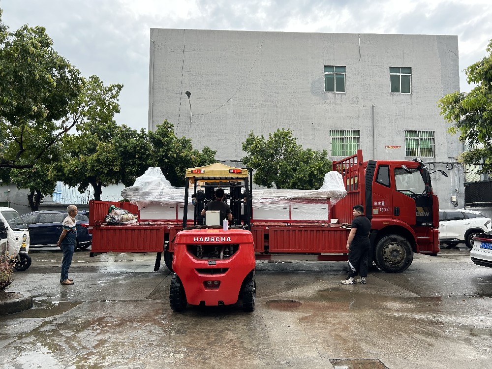 Shipment according to customer requirements.